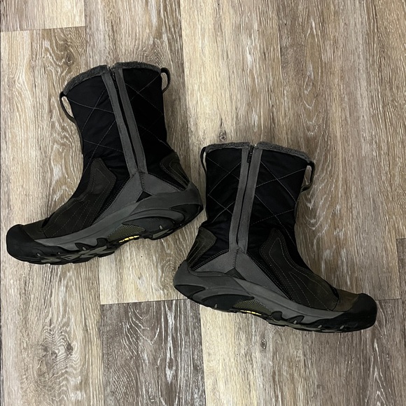 Keen Betty Black Waterproof Insulated Winter snow Boots size 9 - Picture 6 of 9